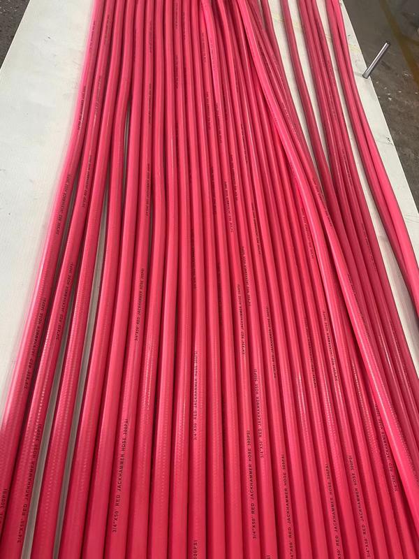 जैकहैमर एयर नली ∙ हेवी ड्यूटी रबर नली वायवीय उपकरण, निर्माण और औद्योगिक अनुप्रयोगों के लिए ∙ 300 PSI रेटेड