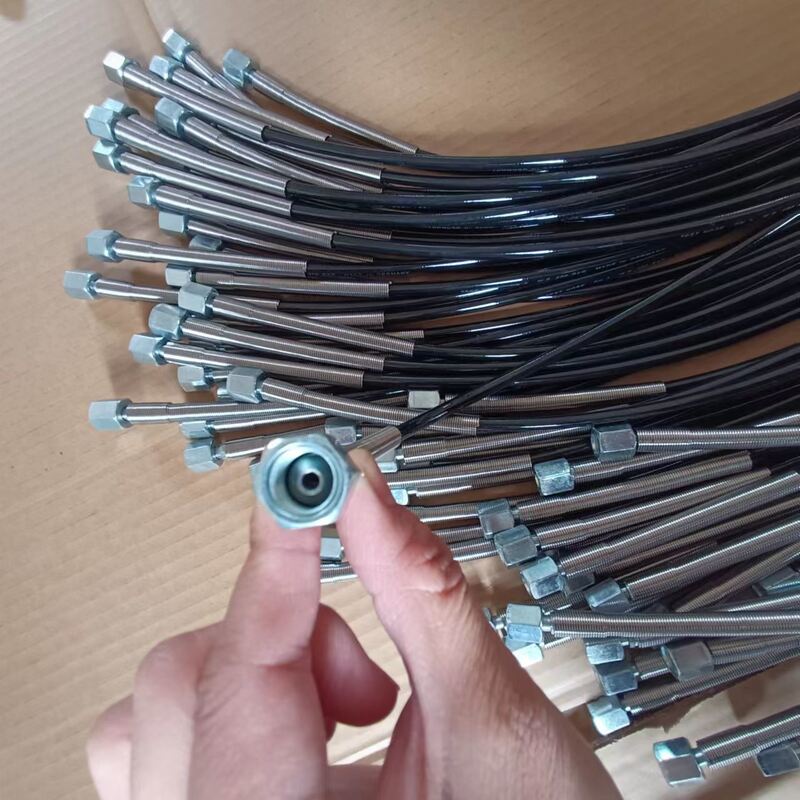 DN2 3.2 मिमी आंतरिक व्यास 630Bar अल्ट्रा उच्च दबाव परीक्षण नली 2000Bar फट दबाव हवा चार्जिंग नली 0.5m विस्तारित लंबाई